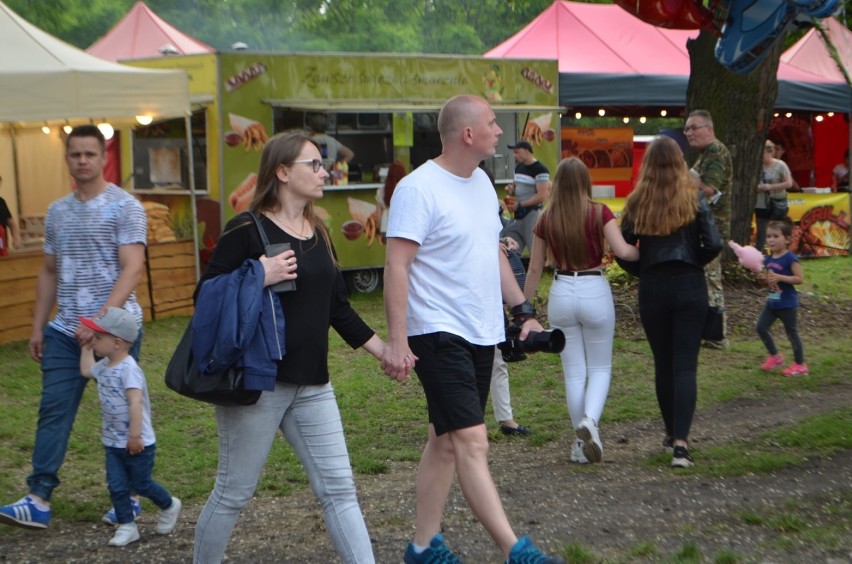 Dni Głogowa - występ głogowskich cheerleaderek i koncert Mateusza Białego. ZDJĘCIA/FILM