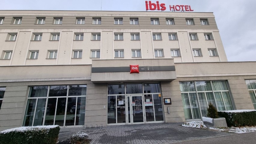 Hotel Ibis w Kielcach przestaje istnieć. Orbis, który jest jego właścicielem sprzedaje obiekt! Zobaczcie ostatnie zdjęcia