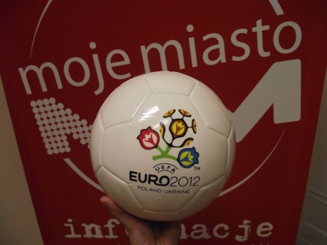 Mamy dla Was piłkę z logo Euro 2012 – aby mieć szansę ją wygrać, ...