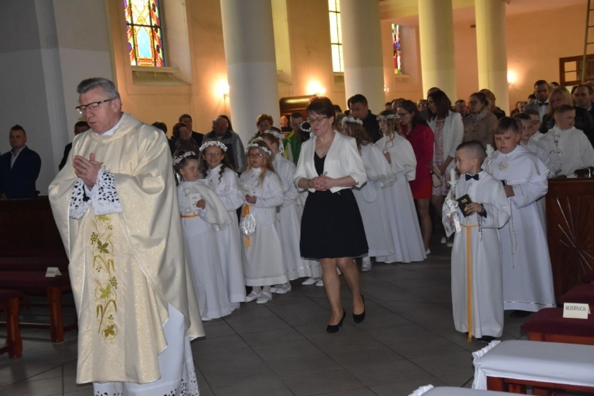 Uroczystość pierwszej komunii świętej odbyła się dziś także w Gołańczy 
