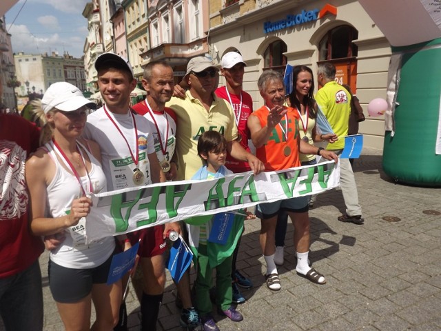 biegli 100 km na zmiany