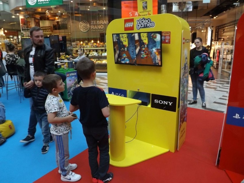 Fani Lego Ninjago bawili się w kieleckiej Galerii Korona 
