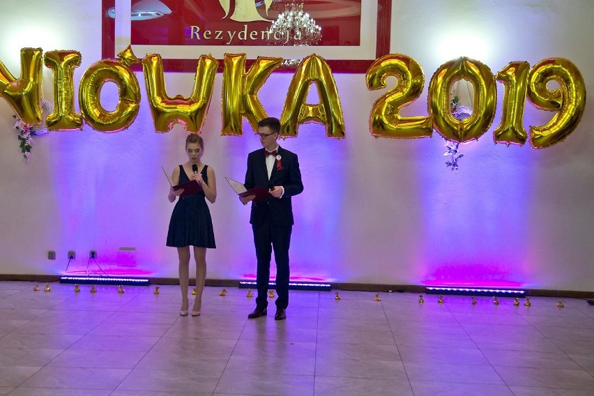Studniówka Radomsko 2019: Studniówka ZSCKR w Dobryszycach