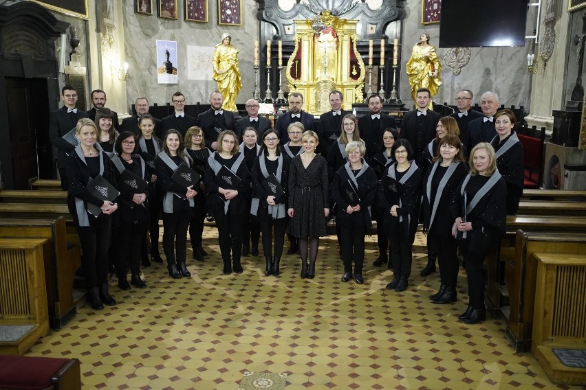 Srebrne Pasmo dla chóru Cantores Carvatiani