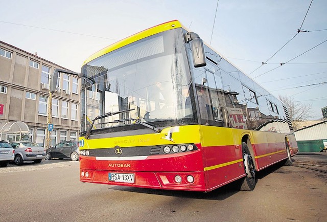 Autobus jest wyposażony m.in. w alkomat. fot. Maciej Stanik