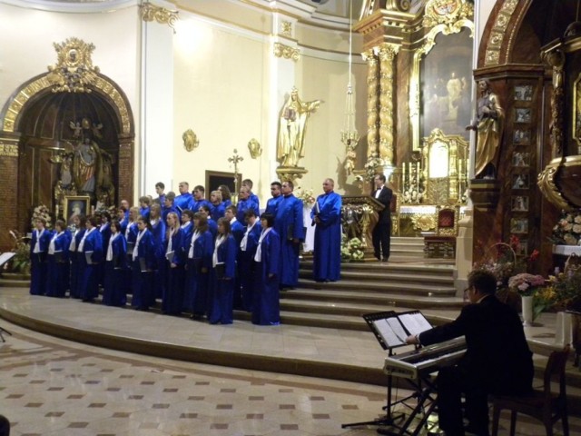 Capella Vartiensis, ch&oacute;r prowadzony przez Barbarę Czajkowską i Leopolda Stawarza