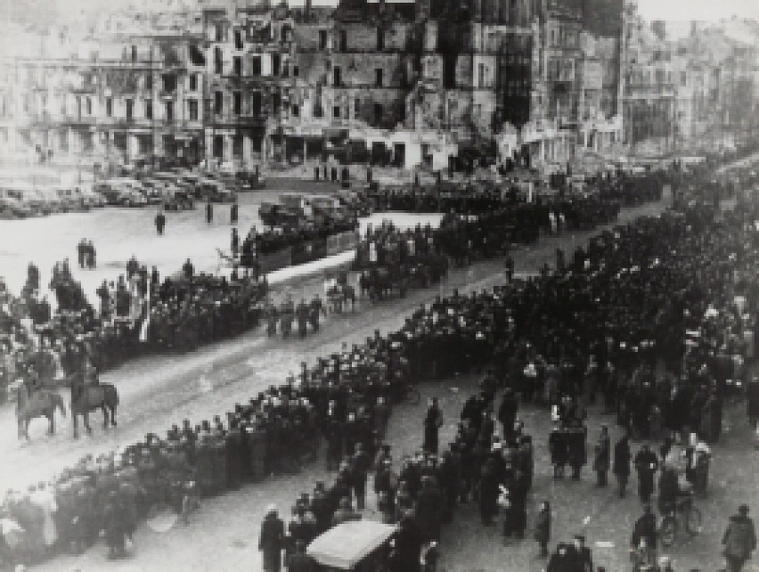 19 stycznia 1945 r., Warszawa, defilada 1 Armii Wojska...