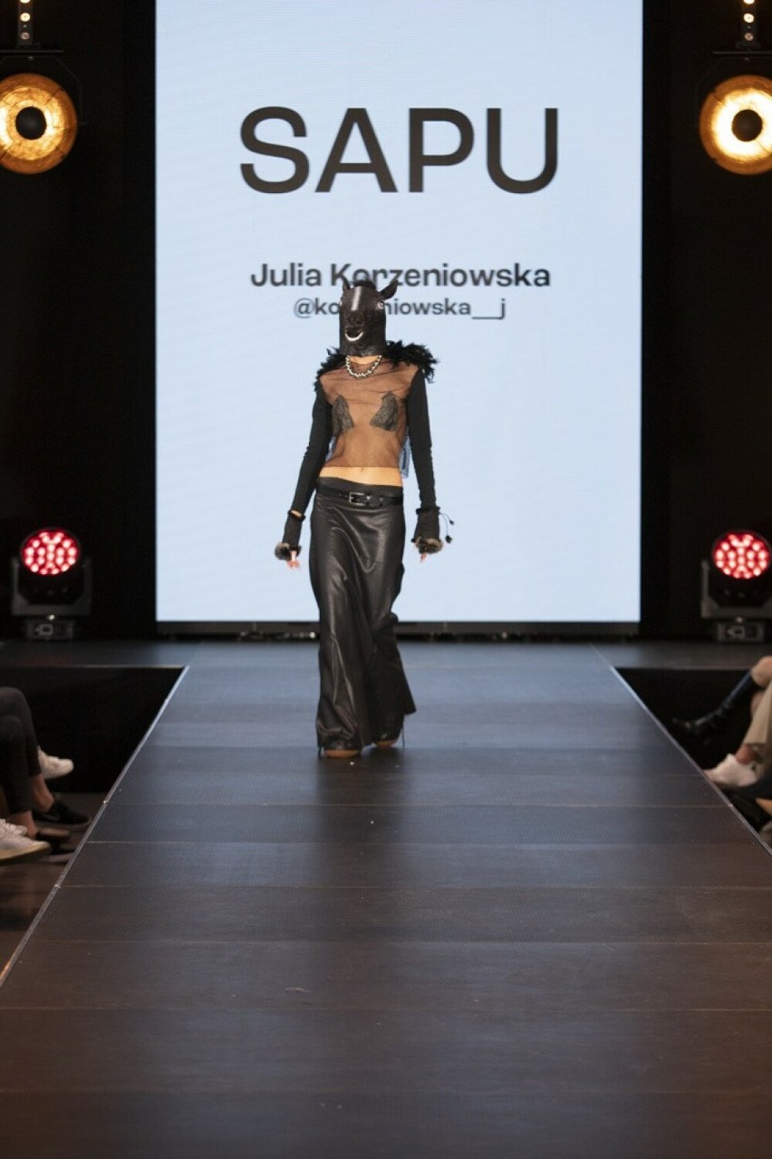 "Freak Show" Julia Korzeniowska