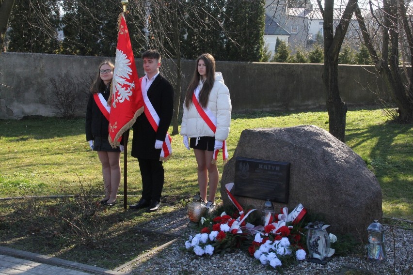 Władze Brzezin uczciły pamięć Ofiar Zbrodni Katyńskiej