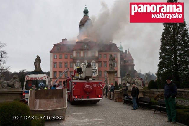 Pożar poddasza zamku Książ w Wałbrzychu na początku grudnia 2014 r.