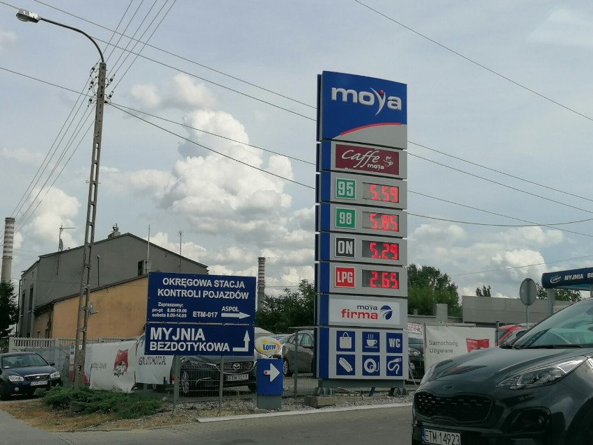 Ceny paliw w Tomaszowie Mazowieckim. Gdzie zatankujesz najtaniej? 10.08.2021