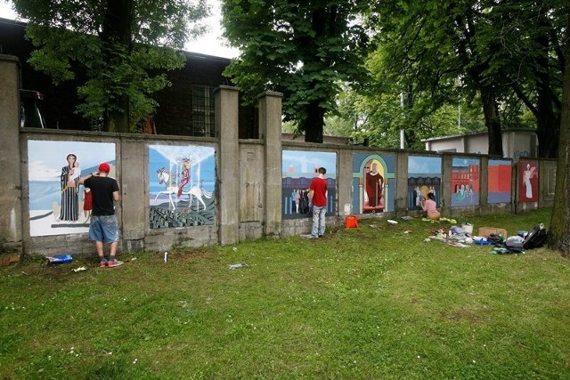 Erwin Sówka - mural na podstawie obrazów malarza Grupy Janowskiej