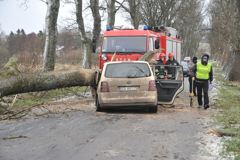 Tragiczny wypadek w Poraju. Zginęły 3 osoby, a jedna jest...