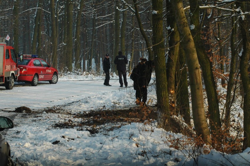 Starogard Gdański: Tragiczny wypadek. Samochód wjechał do rzeki Wierzyca. Dwie osoby nie żyją
