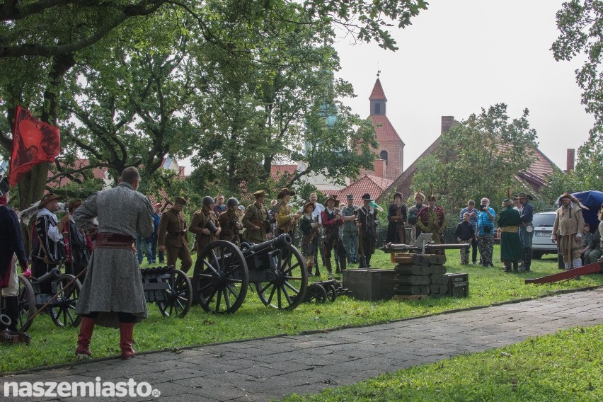 Grupy rekonstrukcyjne na weekend przejęły Górę Zamkową [wideo, zdjęcia]