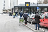 Koronawirus. Sklepy wydłużyły godziny otwarcia! Jakie zmiany wprowadza Lidl, Biedronka i Kaufland? Jak będą czynne sklepy? 5.04.2020