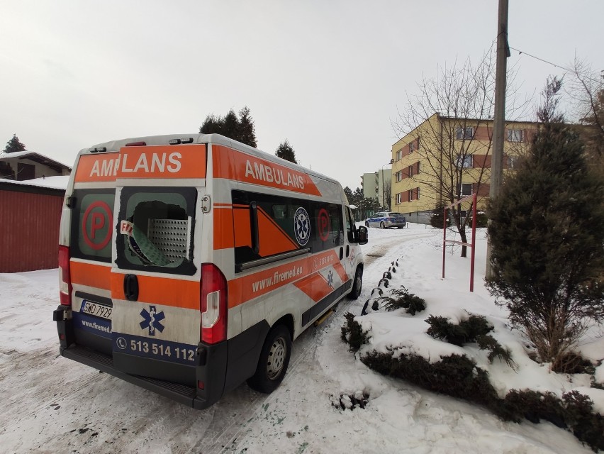 Wandal wybił szybę w ambulansie na osiedlu Kościuszki w...