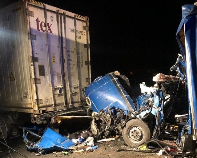 Śmiertelny wypadek na A1 w piątek, 11.02.2021 r. Zderzyły się 3 samochody ciężarowe