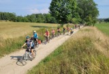 Tak cykliści z Klubu Turystki Rowerowej "Goplanie" w Kruszwicy przemierzają mazurskie szlaki. Zdjęcia 