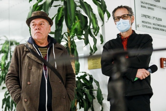 Artyści podczas wernisażu, od lewej: Ryszard Waśko i Sławomir Marzec.