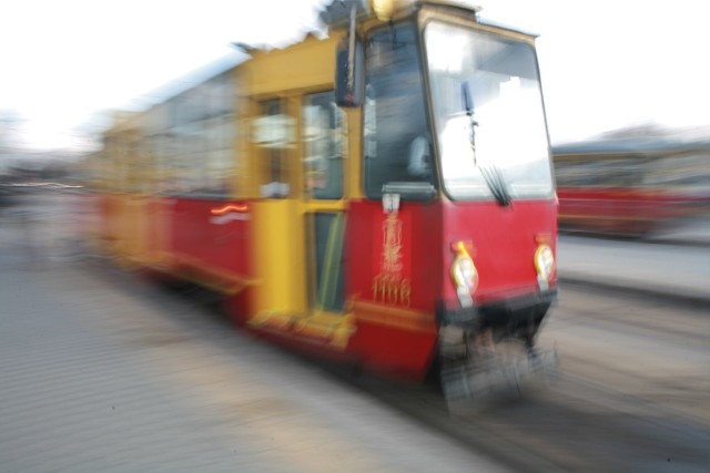 Wypadek na Broniewskiego. Zderzyły się dwa tramwaje. Są ranni i utrudnienia/ zdjęcie ilustracyjne