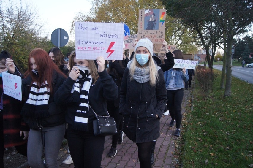 Adwokaci z Radomska oferują pomoc osobom strajkującym w obronie praw kobiet. Gdzie szukać wsparcia?