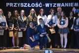 Rocznik maturzystów 2024 już zapisał się w historii malborskiej "Sienkiewiczówki"