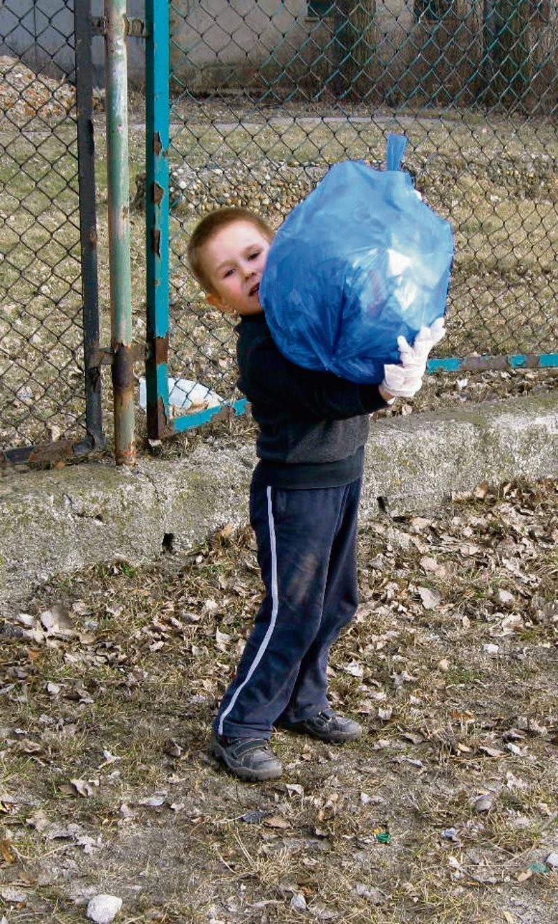 Jaroszów: Dzieci wysprzątały wieś! (ZDJĘCIA)