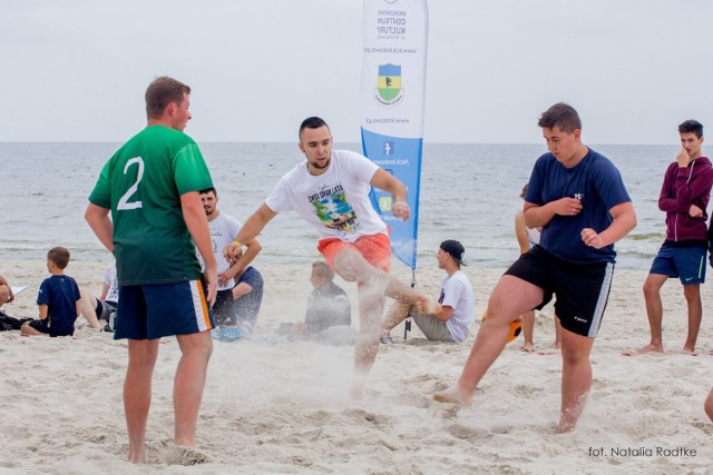 Plażowa piłka nożna w Dębkach