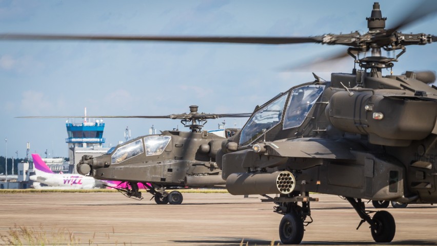 W Pyrzowicach pojawili się amerykańscy żołnierze. Wylądowały tam śmigłowce szturmowe AH-64 Apache [ZDJĘCIA]