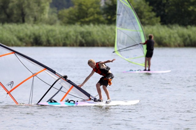 W najbliższą sobotę i niedzielę  na Jeziorze Berzyńskim w Niałku Wielkim k. Wolsztyna rozegrane zostaną Amatorskie Regaty Windsurfingowe
