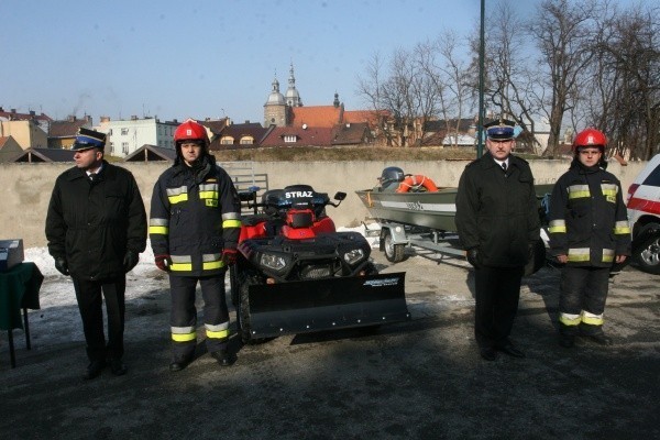 Nowy Sącz: quad, łódź i auta dla strażaków (ZDJĘCIA)