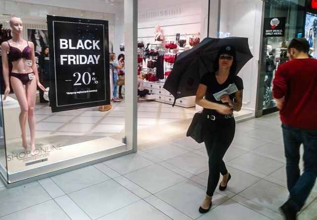 Black Friday 2019 wypada w piątek, 29 listopada. Czarny piątek, to dzień największych zniżek w USA, ale sklepy z Polski także zaczęły przyznawać z tej okazji rabaty. Zobacz, jakie specjalne zniżki przygotowali producenci różnych marek. Sprawdź kody rabatowe na Black Friday i Cyber Monday działające online, a także promocje, rabaty i wyprzedaże dla klientów.

Zobacz kolejne kody rabatowe --->