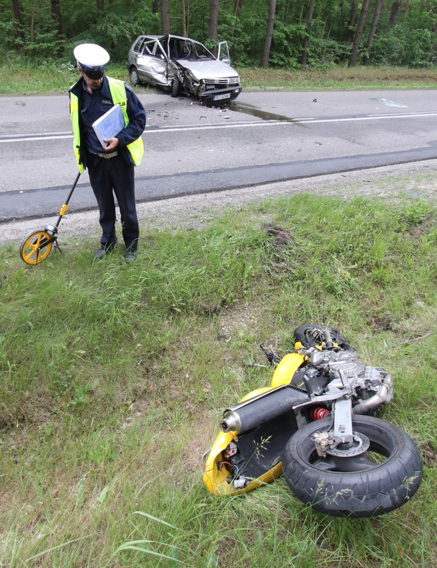 Wypadek motocyklowy w Kielcach, 03.06.2016. Zdjęcie...
