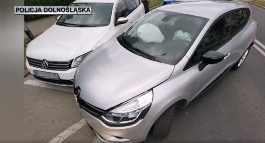 60-latka z Lubina była tak pijana, że uderzyła w zaparkowane auto [ZDJĘCIA]