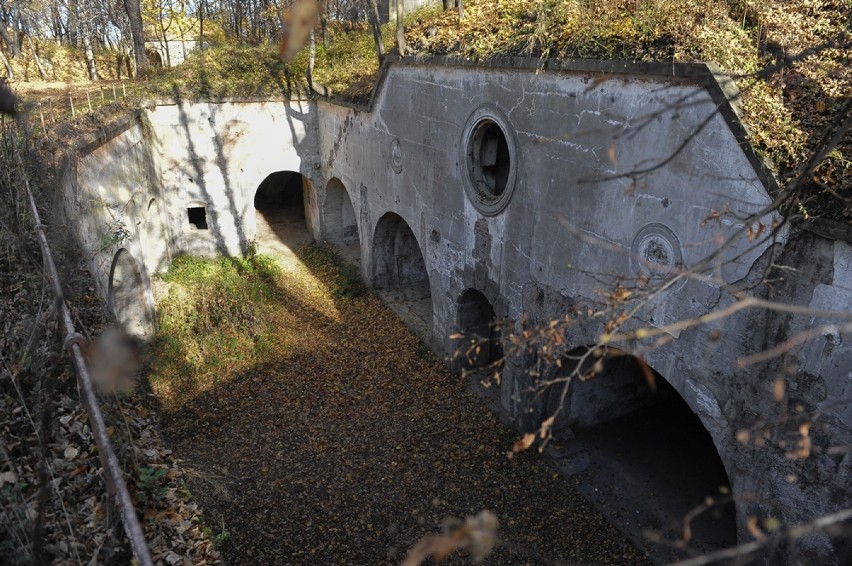 Zobacz także:
 Twierdza Przemyśl: Fort XIII "San Rideau" w...