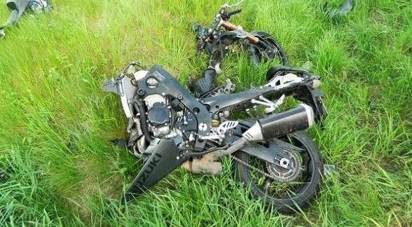 Groźny wypadek w Pniewach - motocyklista w szpitalu [FOTO]
