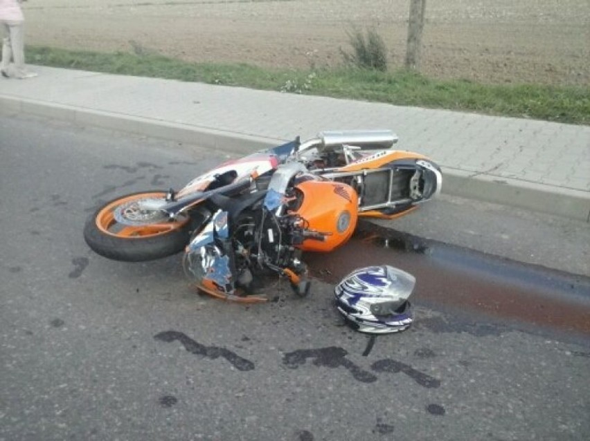 Wypadek w Dobrzycy. Zderzyła się rowerzystka z motocyklistą....