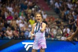Agnieszka Radwańska czaruje zagraniami podczas turnieju legend Australian Open. I komplementuje Magdę Linette