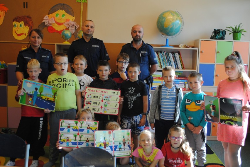 Lubańscy policjanci z wizytą u dzieci (ZOBACZ ZDJĘCIA)