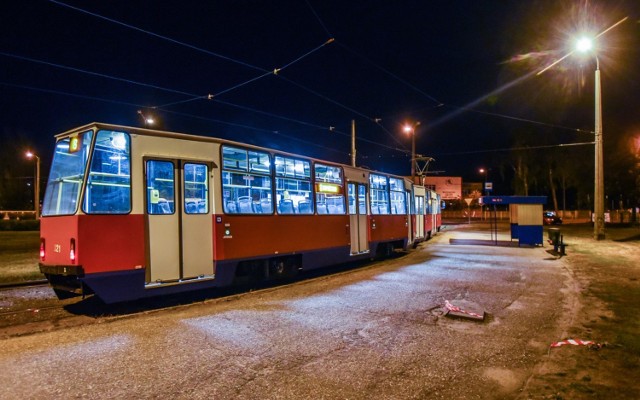 Do awarii doszło w tramwaju typu Konstal 805. MZK w Bydgoszczy posiada 91 takich tramwajów (wagonów), z czego 88 jest w eksploatacji liniowej. Średnia wieku tramwajów Konstal to 36,4 lat