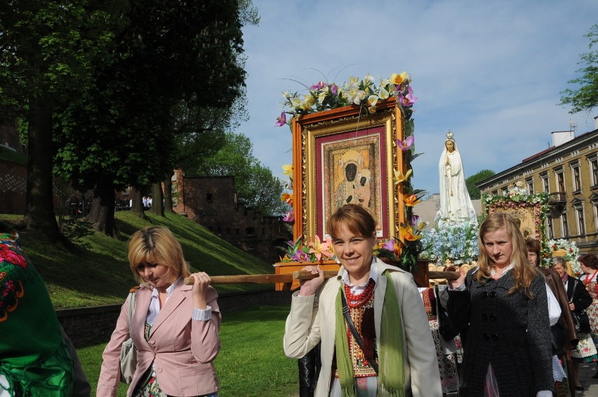 Kraków: procesja na Skałkę ku czci św. Stanisława [ZDJĘCIA]