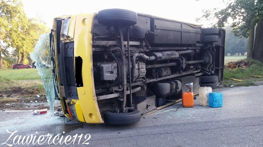 Wypadek busa w Szczekocinach