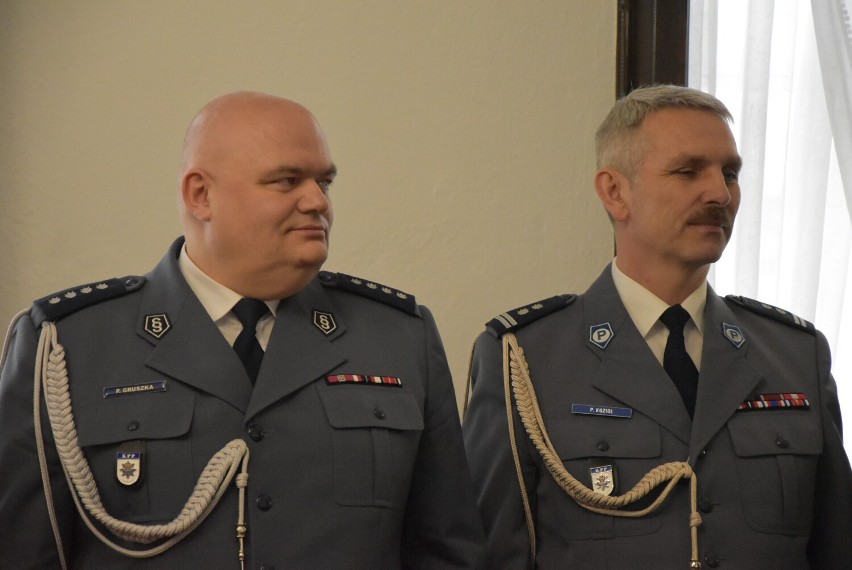Od lewej: nadkom. Piotr Gruszka i mł. insp. Przemysław...