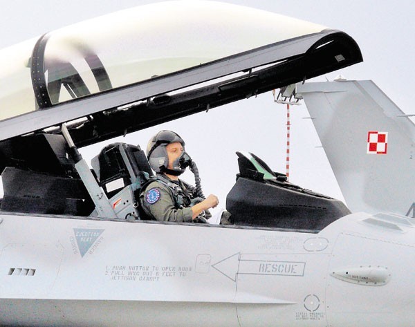 Zwycięzca aukcji poczuje się jak pilot prawdziwego F-16