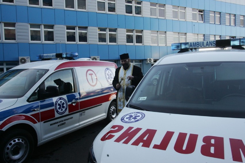 Nowe ambulanse w Legnicy (ZDJĘCIA)