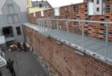Tak wygląda zrewitalizowany fragment muru miejskiego średniowiecznego Inowrocławia. Zdjęcia