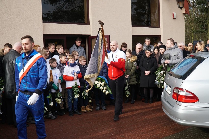 W poniedziałek na cmentarzu na poznańskim Miłostowie odbył...