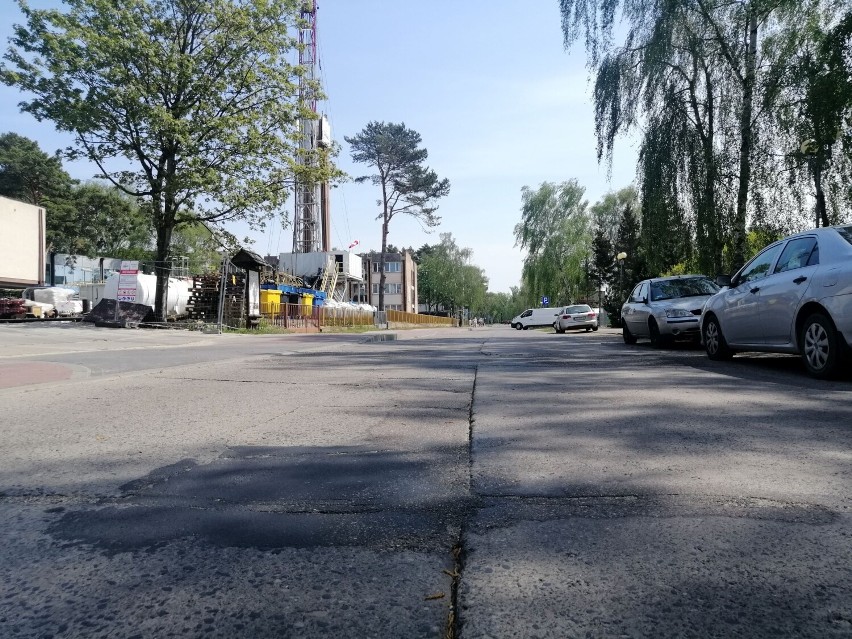Ulica Wyzwolenia w Dźwirzynie czekała na remont dziesiątki lat. Umowa podpisana