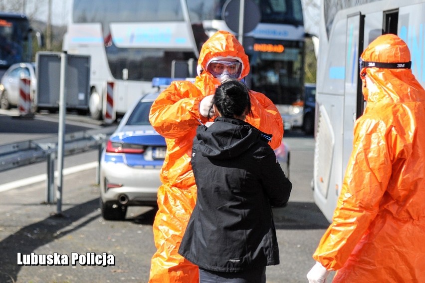 Codzienna walka służb z epidemią